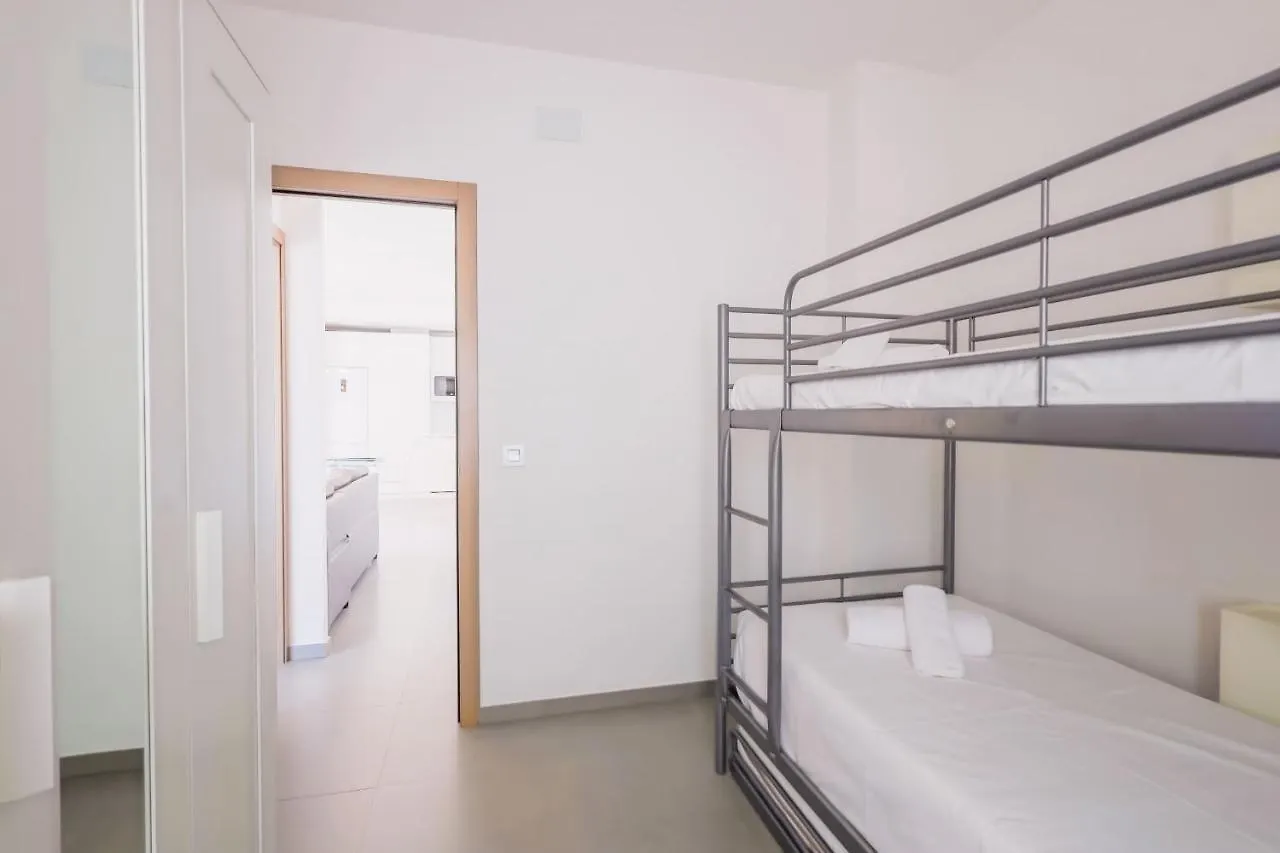 Lightbooking Sanlucar Piletas Beach サンルーカル・デ・バラメダ スペイン