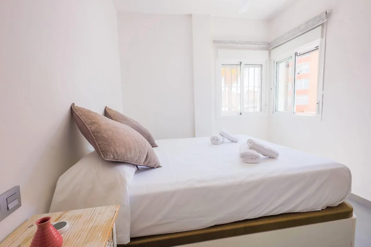 Lightbooking Sanlucar Piletas Beach サンルーカル・デ・バラメダ
