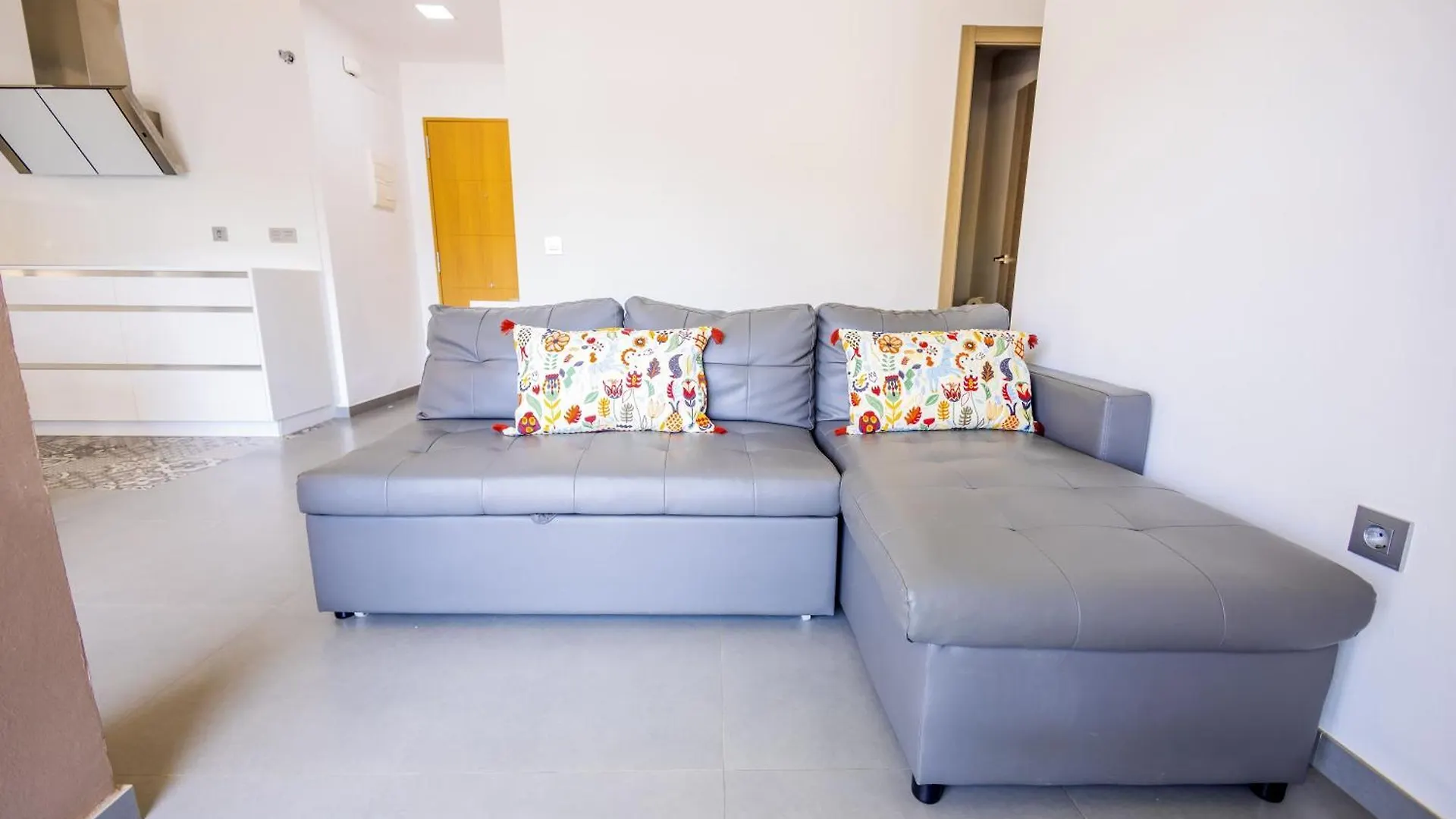 Lightbooking Sanlucar Piletas Beach サンルーカル・デ・バラメダ